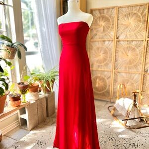 Elegant Red Strapless Evening Gown